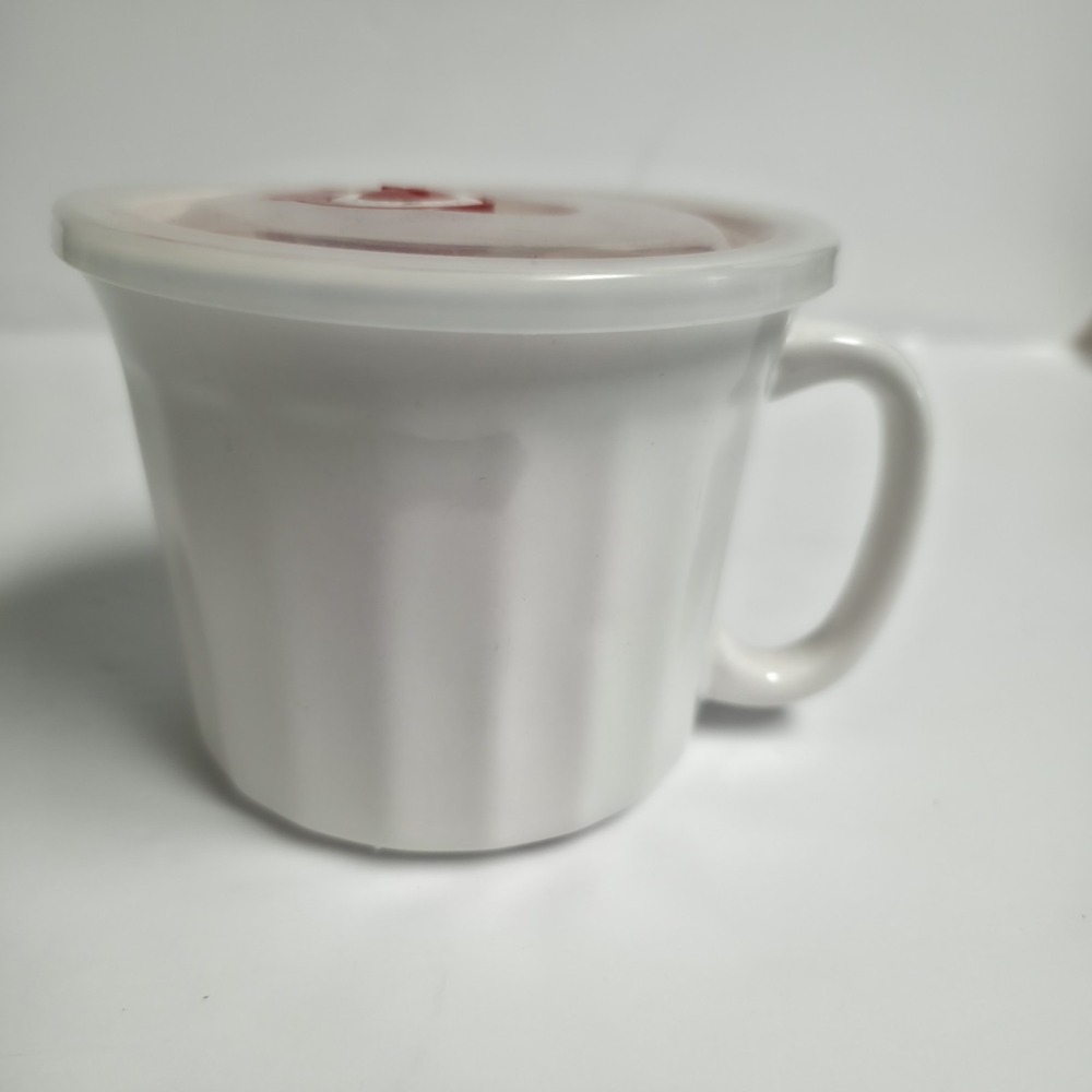 Blue Harbor Collection White Ceramic Soup Mug Ribbed Fluted Vented Plastic Lid